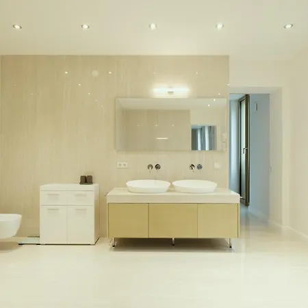 Lux 41 By Suite030